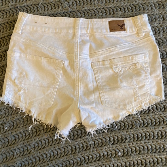White denim shorts - Picture 2 of 3